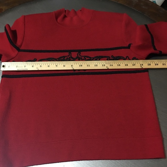 St. John collection cherry/black sweater size S - Picture 9 of 12